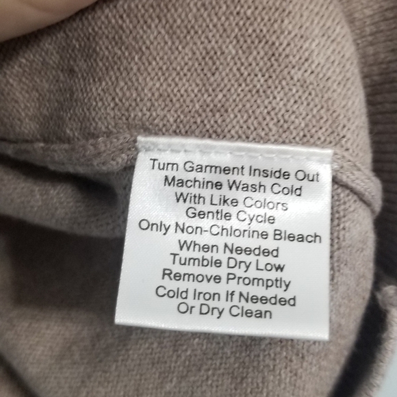 JoS A Bank Traveler Knit Sweater. 1/4 Zip, Ribbed Trim, High Collar Size XL. - Picture 5 of 6